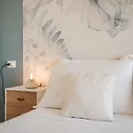 Lo Spigolo - 4 E 8 Rebirth Hospitality *