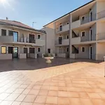Lo Spigolo - 4 E 8 Rebirth Hospitality * Valledoria (Sardinia)