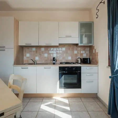 Apartment Lo Spigolo - 4 E 8 Rebirth Hospitality *