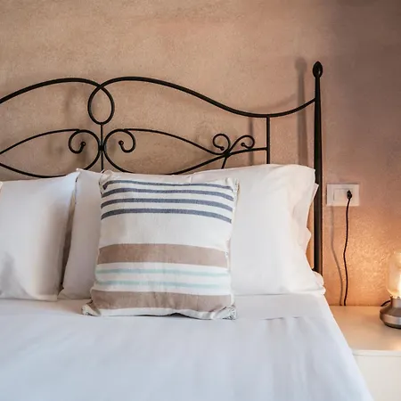 Lo Spigolo - 4 E 8 Rebirth Hospitality Apartment *