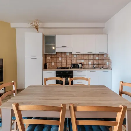 Lo Spigolo - 4 E 8 Rebirth Hospitality Apartment *