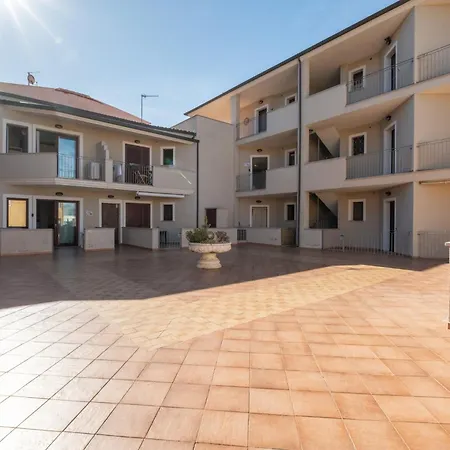 Lo Spigolo - 4 E 8 Rebirth Hospitality * Valledoria (Sardinia)