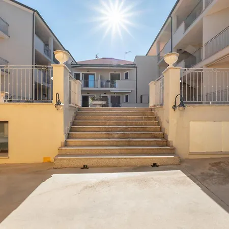 Lo Spigolo - 4 E 8 Rebirth Hospitality Apartment