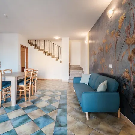 Apartment Lo Spigolo - 4 E 8 Rebirth Hospitality *