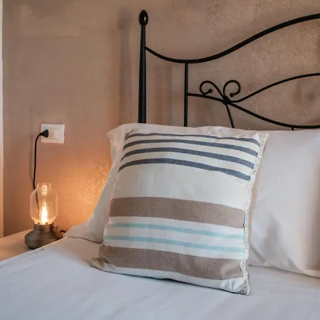 Lo Spigolo - 4 E 8 Rebirth Hospitality *