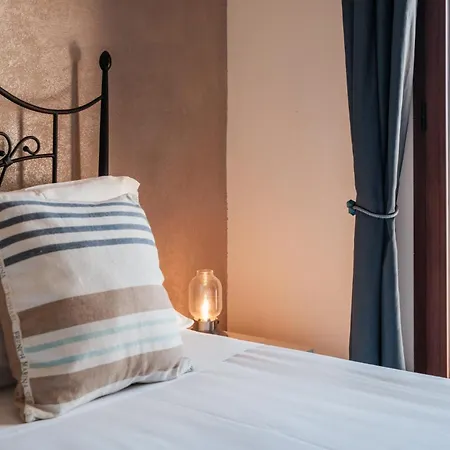Lo Spigolo - 4 E 8 Rebirth Hospitality * Valledoria (Sardinia)