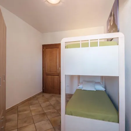 Lo Spigolo - 4 E 8 Rebirth Hospitality *